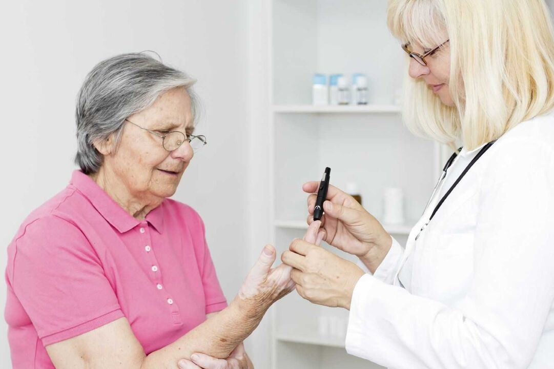 La diabetes dependiente de la insulina se encuentra con mayor frecuencia en personas mayores
